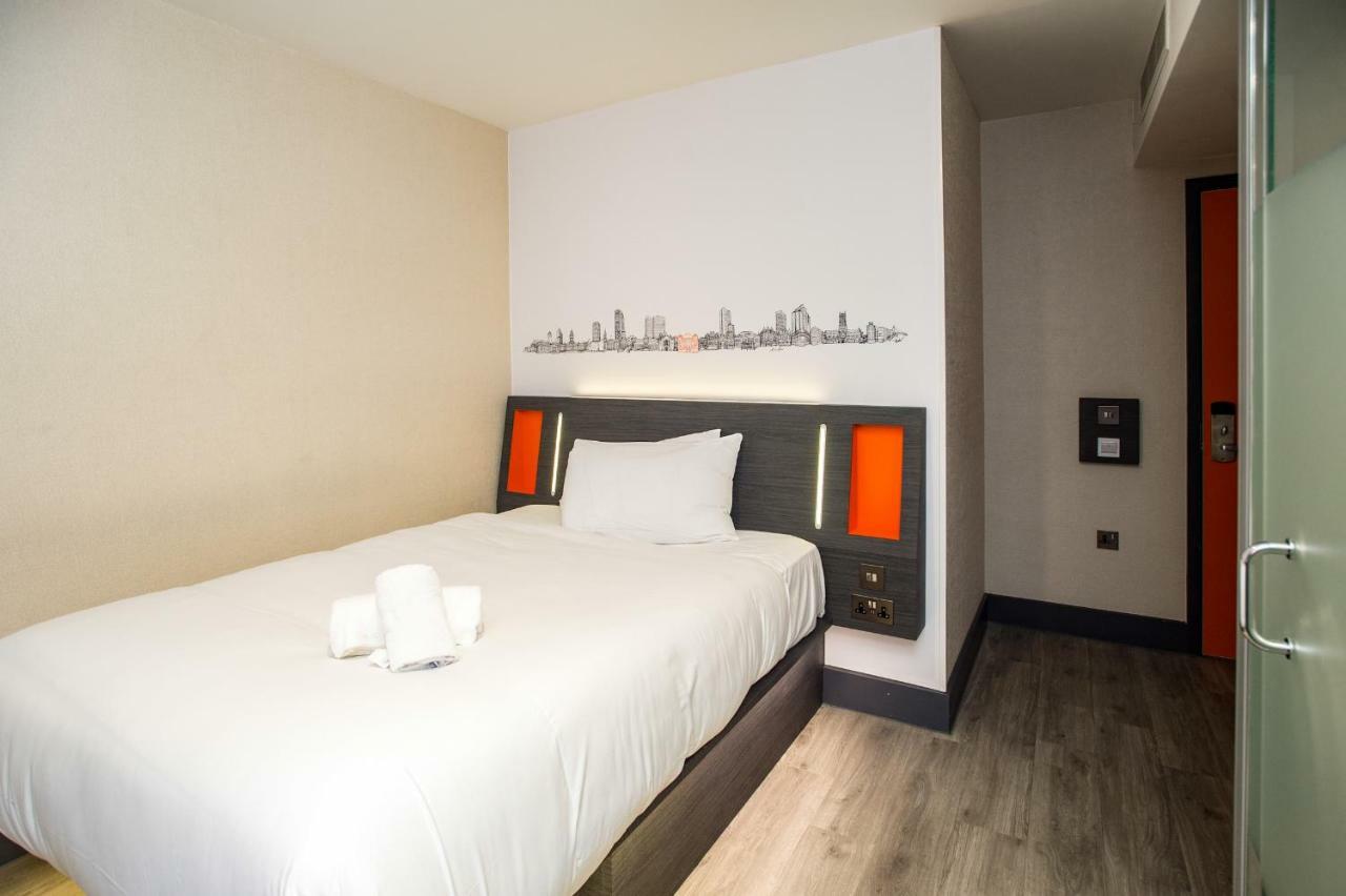 Easyhotel